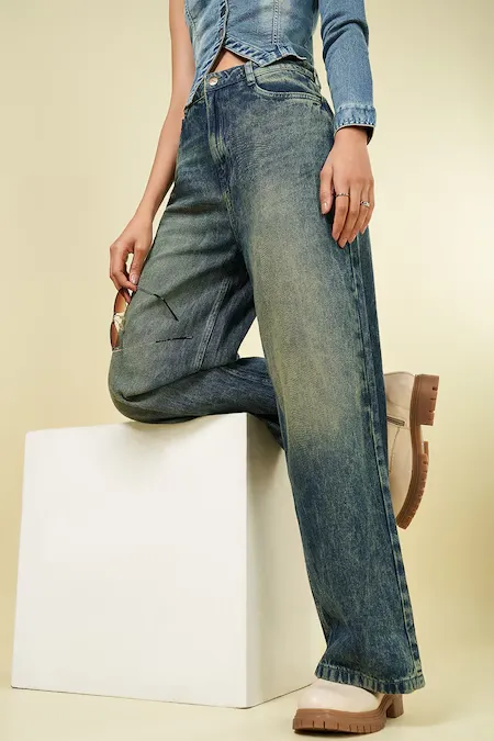 Light Blue Solid Ankle Length Casual Women Relaxed Fit Jeans
